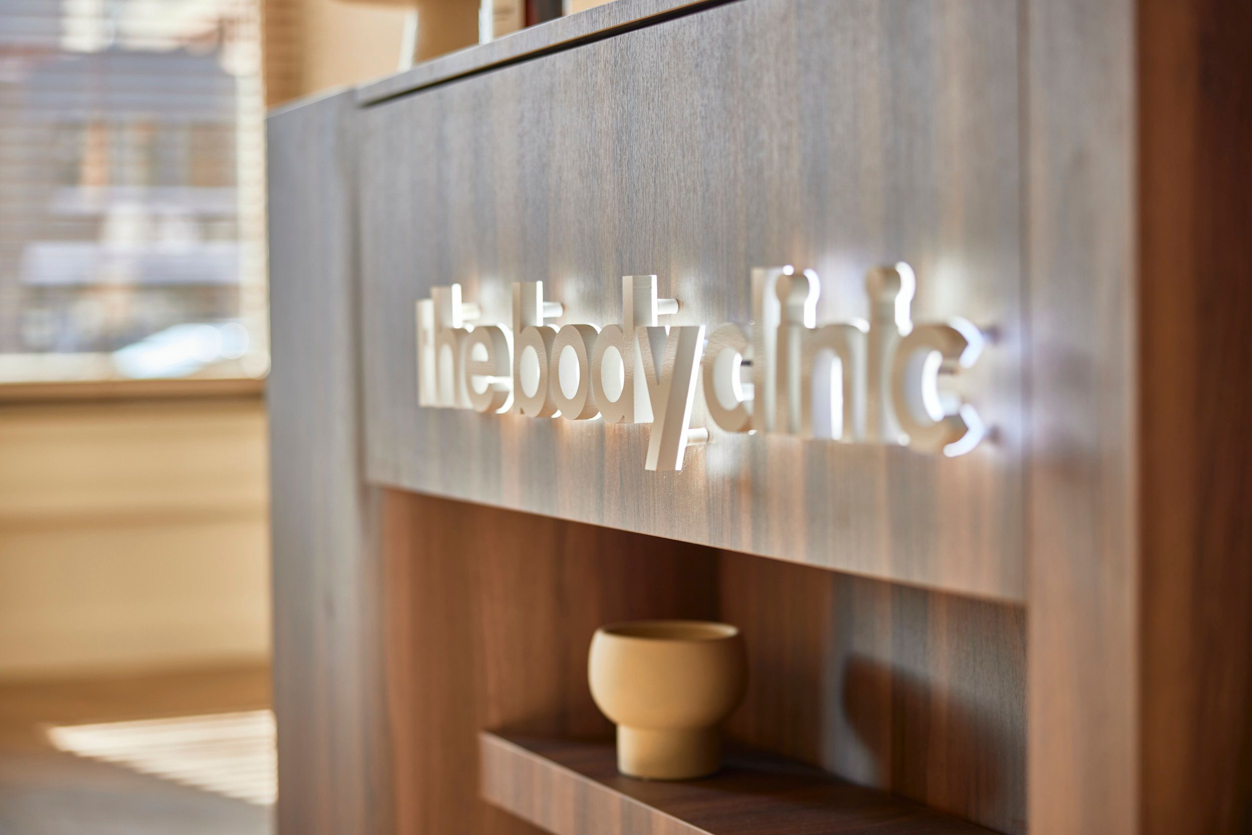 Ontvangstruimte bij cosmetische kliniek The Body Clinic Groningen