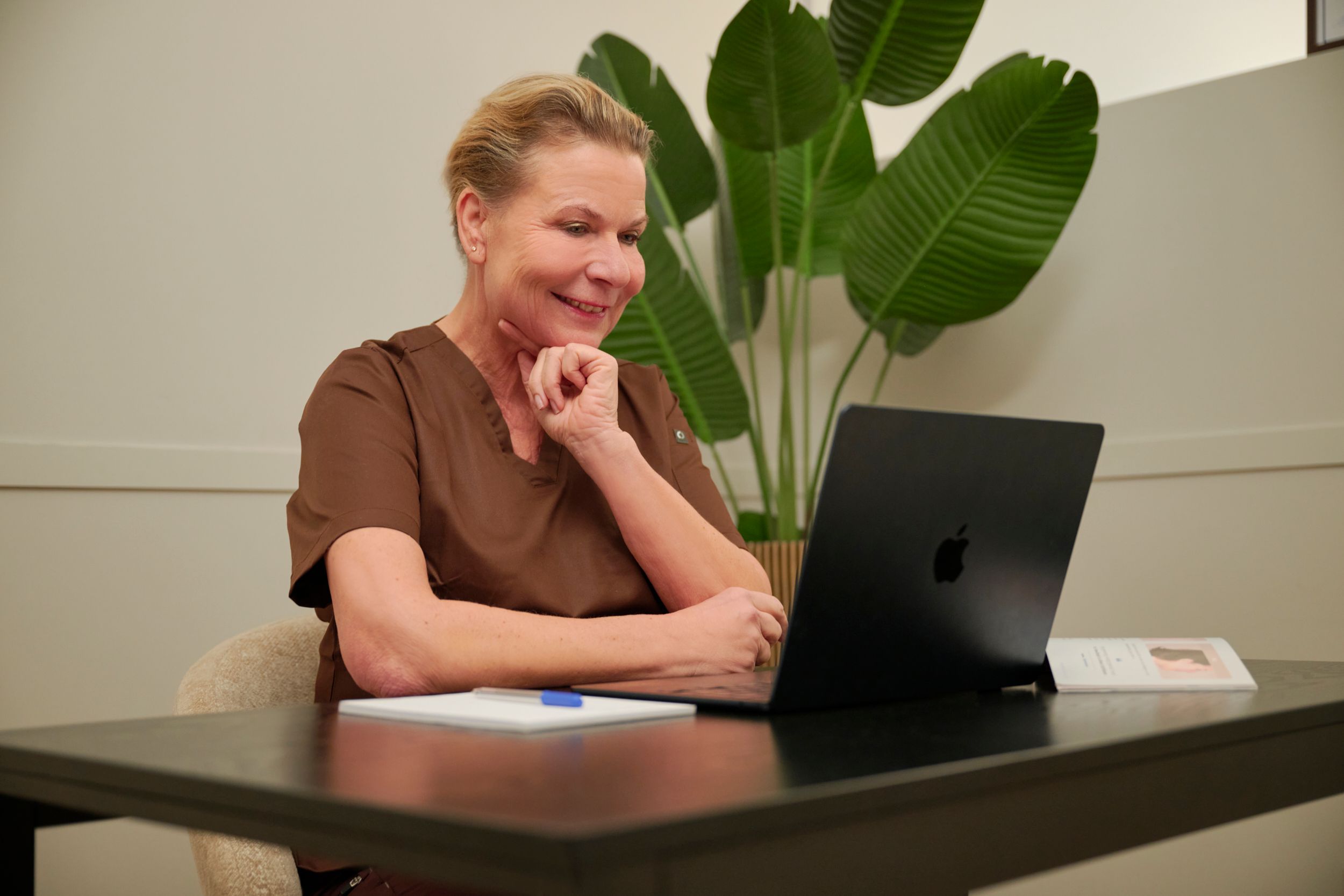 Online pre-scan NeckTite: snelle beoordeling door specialisten met uitnodiging voor vrijblijvend consult bij The Body Clini