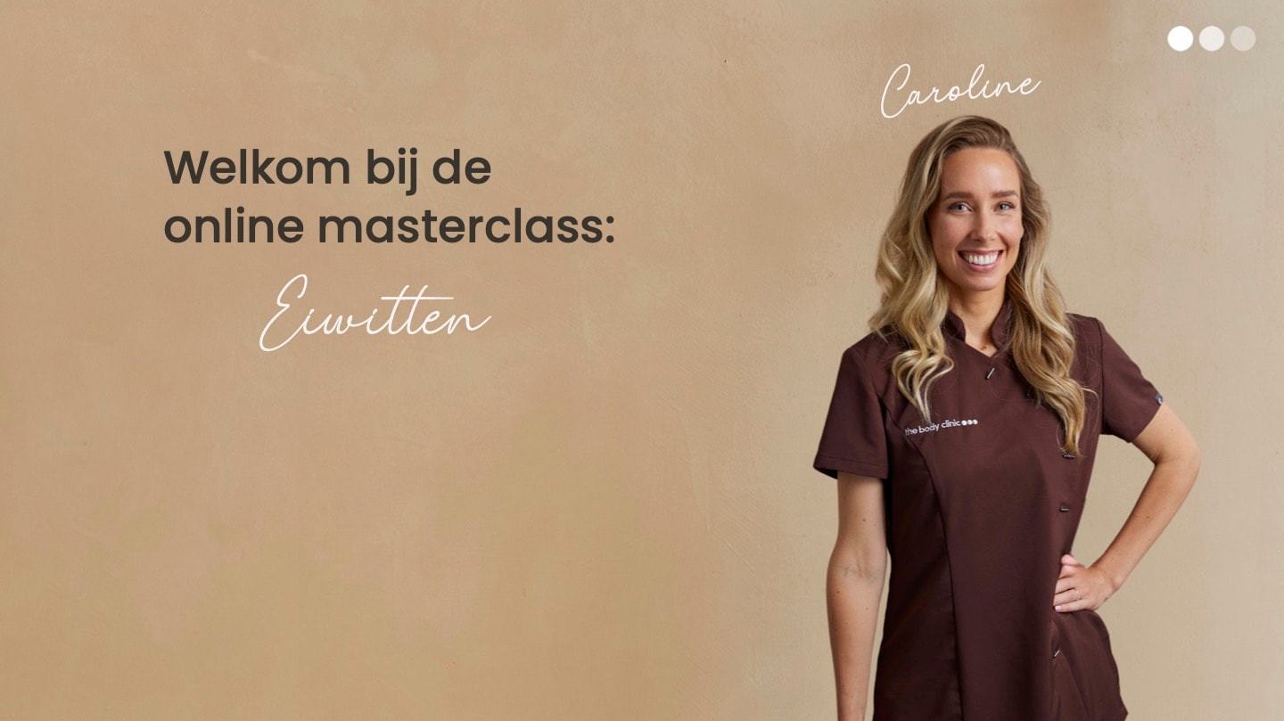 Smiling woman in brown uniform, presenting an online masterclass about Eiweiiten.