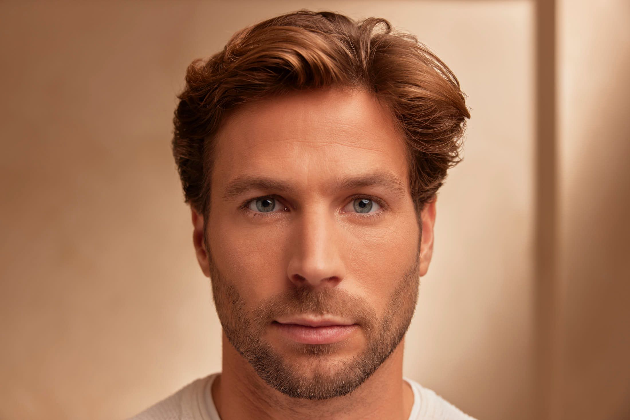 Client met frisse, uitgeruste blik na ooglidcorrectie bij The Body Clinic