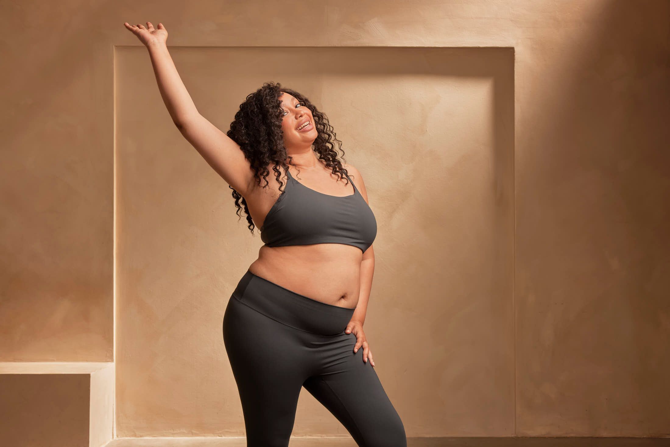 Cliënt beweegt vol zelfvertrouwen tijdens medisch afvallen traject bij The Body Clinic