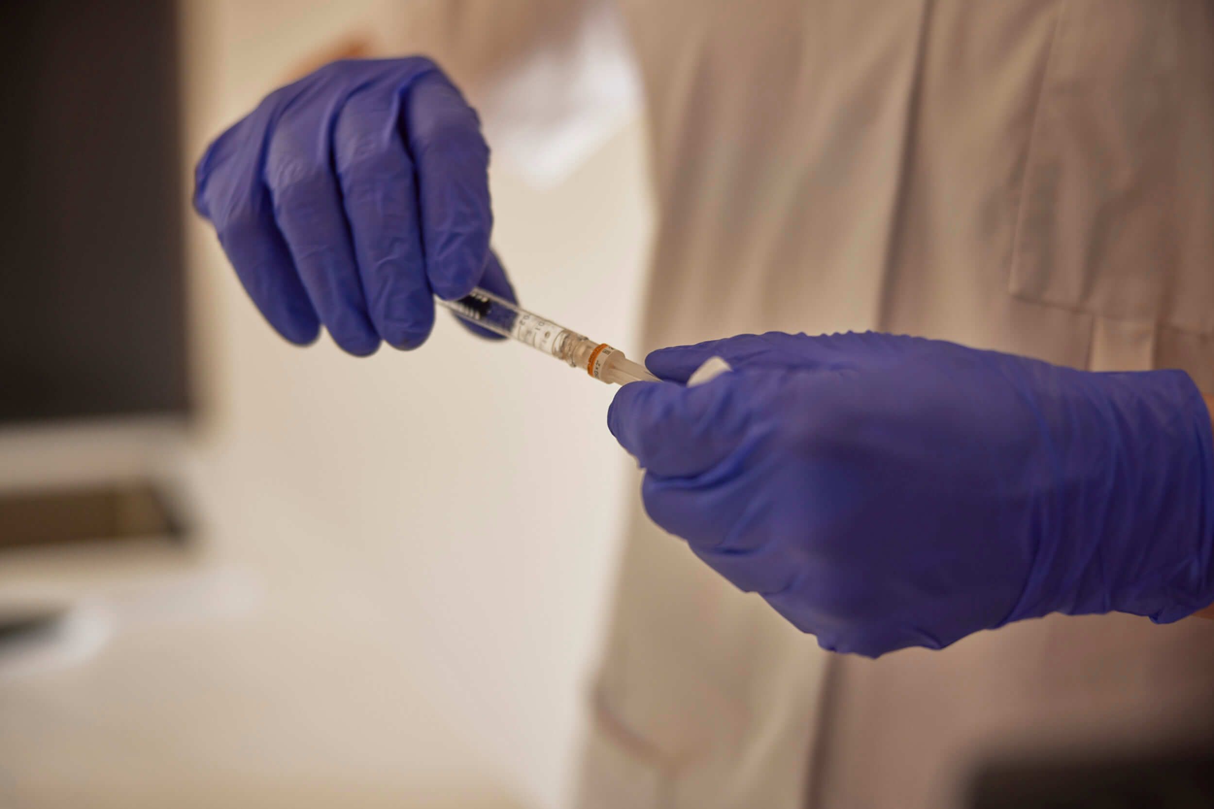 Stoppen met fillers: wanneer en waarom een herhaalbehandeling met hyaluronzuur voordelig is bij The Body Clinic