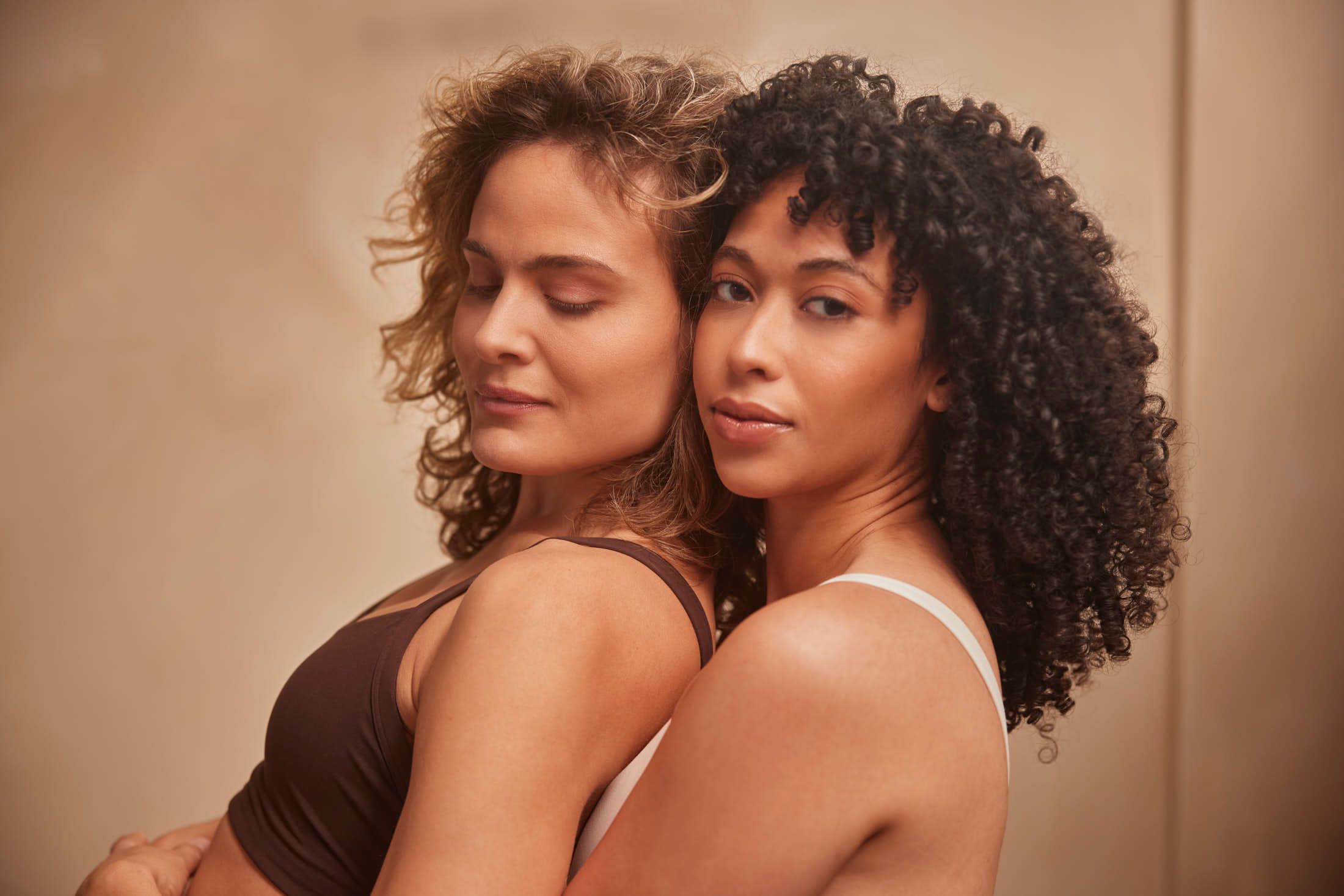 Clienten met een stralende, verzorgde huid tonen het resultaat van skinboosters bij The Body Clinic