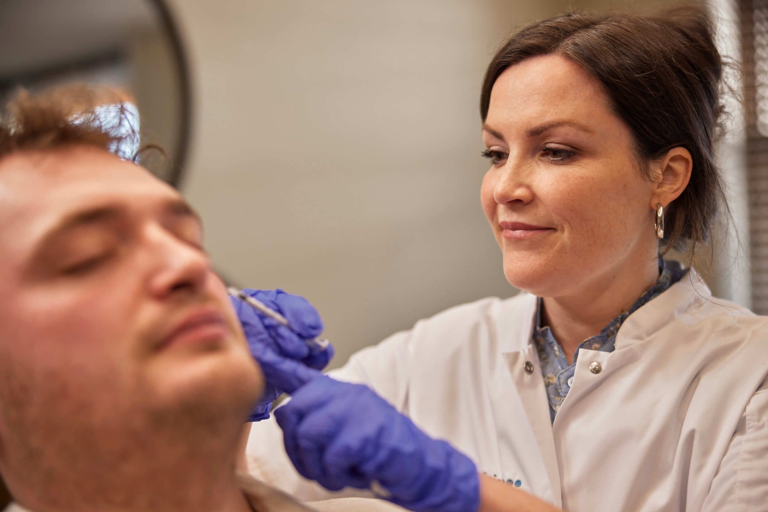 Saypha behandeling: hyaluronzuur injecties met direct zichtbaar en natuurlijk resultaat bij The Body Clinic