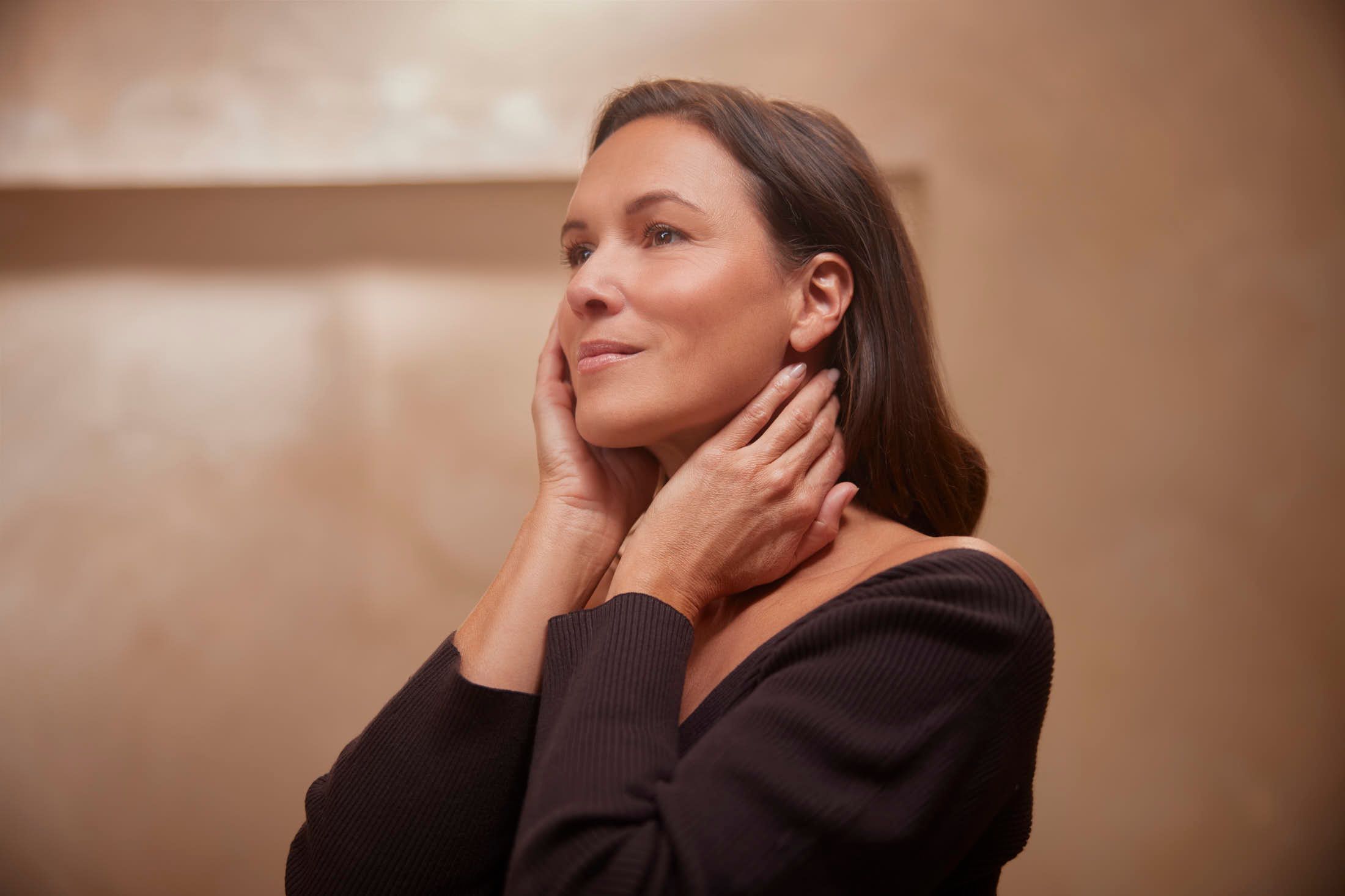 Client met strakke hals en kaaklijn bij The Body Clinic