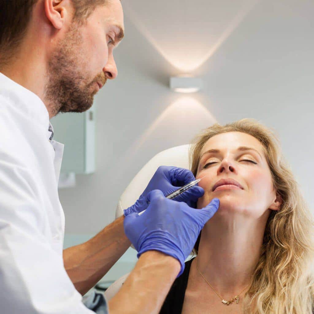 Behandeling Cosmetische kliniek botox filler neus lippenplooi